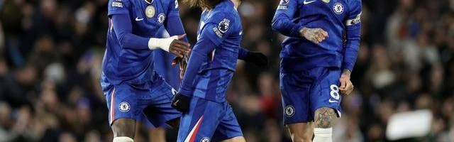 足坛悲喜夜，拜仁2:2被汉堡逼平，切尔西让二追三，阿森纳4:0大胜