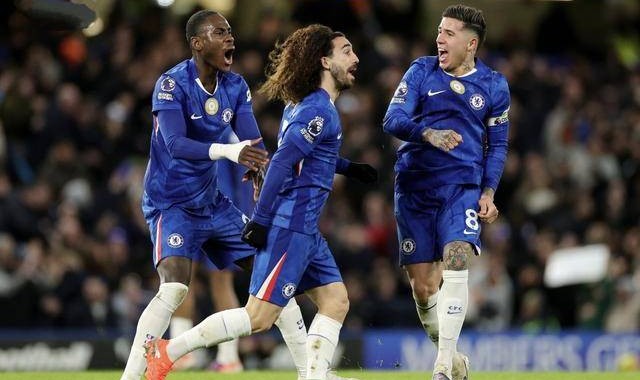 足坛悲喜夜，拜仁2:2被汉堡逼平，切尔西让二追三，阿森纳4:0大胜