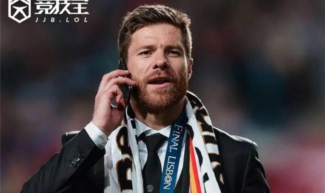 西甲：齐达内点拨阿隆索，皇马和药厂不一样