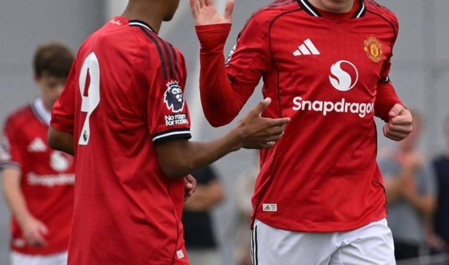 鲁尼长子梦想10年内成为曼联主力！小梅西再入世界波，卡里克观战