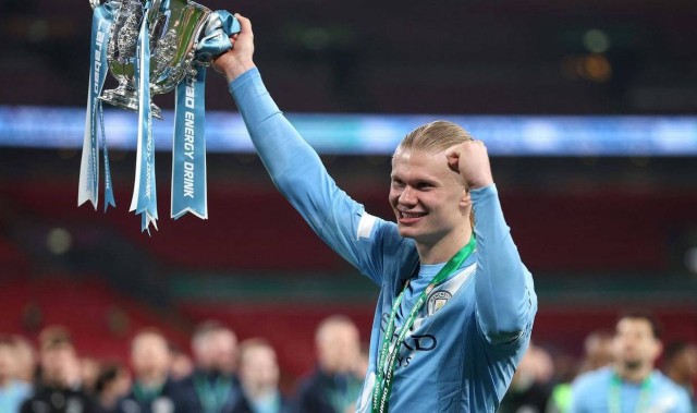 曼城夺得联赛杯冠军！哈兰德决赛舞台表现引发关注，9场决赛无进球无助攻