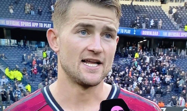 德里赫特本赛季恐提前报销！曼联续约马奎尔成定局，越来越可能再买中卫